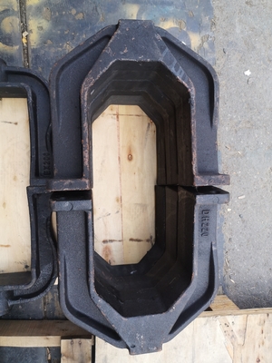 DH220 excavator U-shaped frame/tension cylinder spring assembly base，All models of excavators are available.