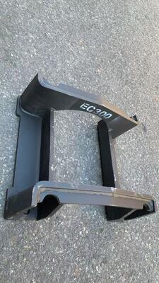 EC300 Excavator Chain Guard - Original-like Quality + Factory Direct Price, Wear-Resistant Manganese Steel, Anti-Dechain, A Cost-Effective Choice