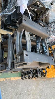 EC300 Excavator Chain Guard - Original-like Quality + Factory Direct Price, Wear-Resistant Manganese Steel, Anti-Dechain, A Cost-Effective Choice