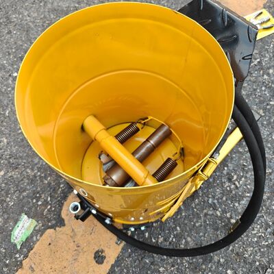 6L Foot Operated Grease Bucket, High Pressure Pedal Grease Pump for Excavator Machinery Lubrication